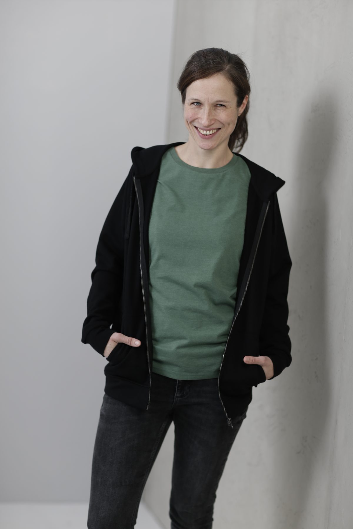 Team in bedruckten Shirts von MADE IN FREEDOM